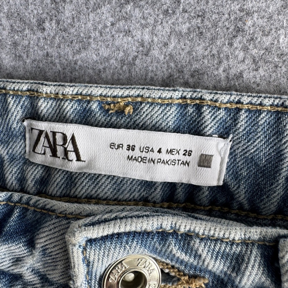 Zara High Rise Straight Leg Jeans Size 4 Light Wash Distressed Hem - Picture 3 of 12